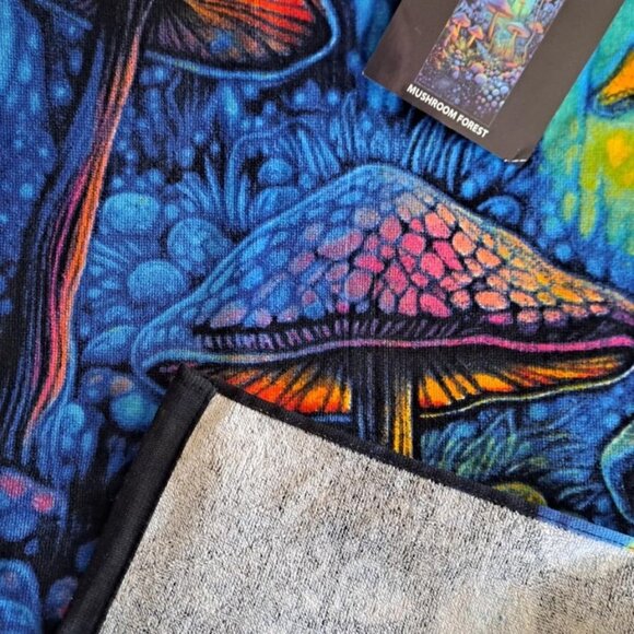 Mushroom Forest Towel Bath Beach Pool Gift Psychedelic Blue Mushrooms Magic New - Picture 3 of 4